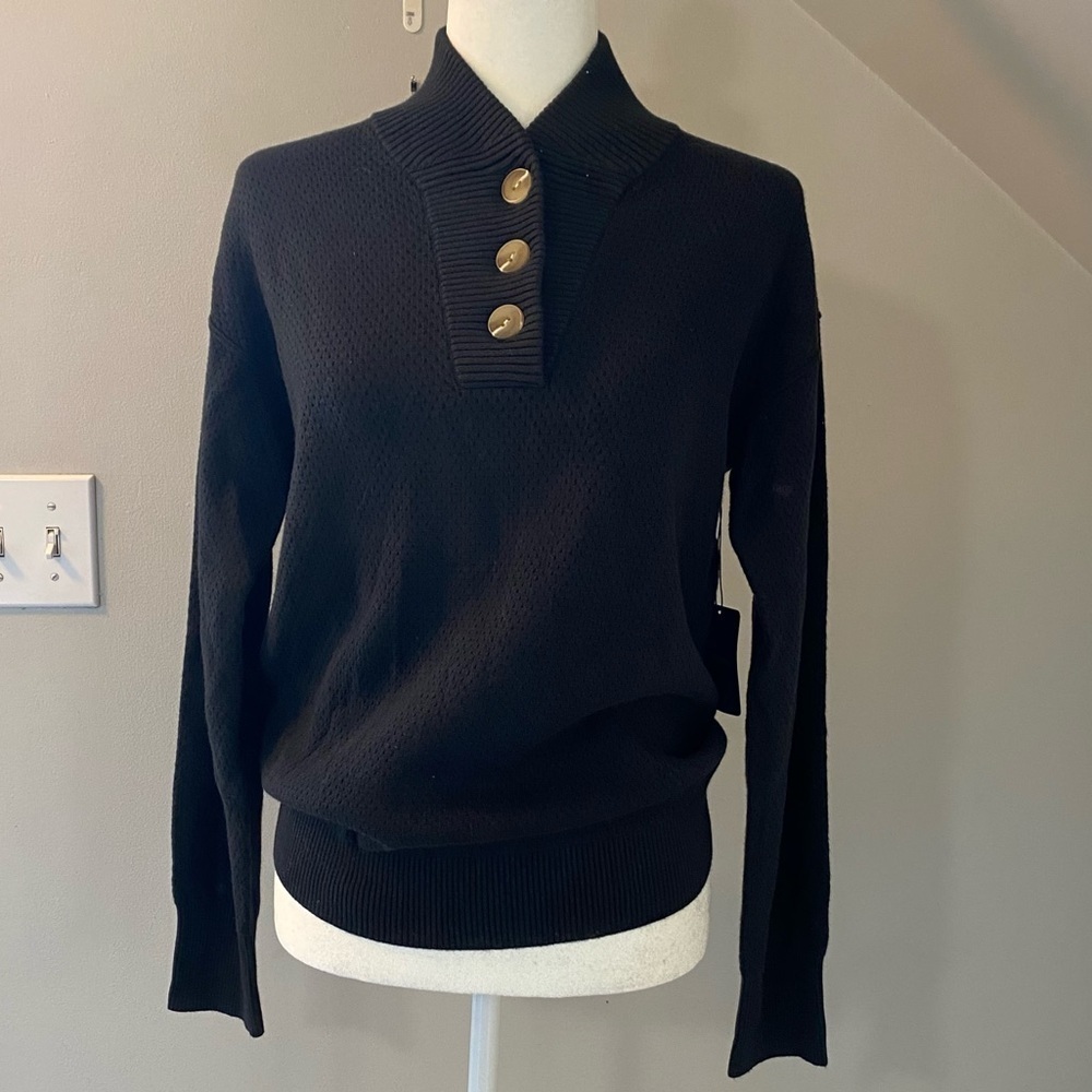 Tommy John Henley lounge sweater knit is n “Tap Shoe” black. Thick and cozy!